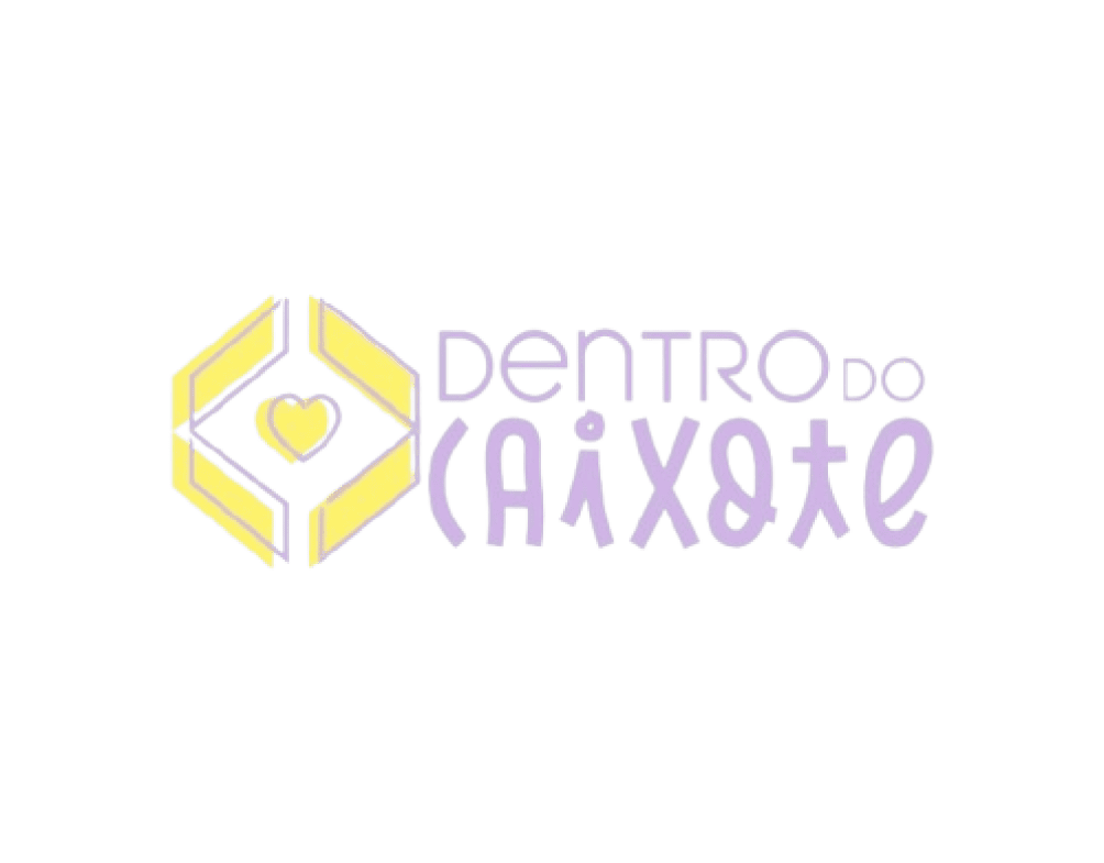 Logotipo com formato hexagonal, um coração dentro e as palavras "Dentro do Caixote" em roxo.