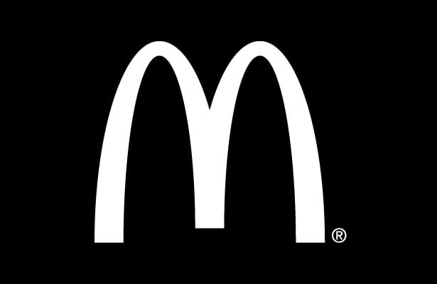 Logotipo do Mcdonald's em fundo preto inovação.